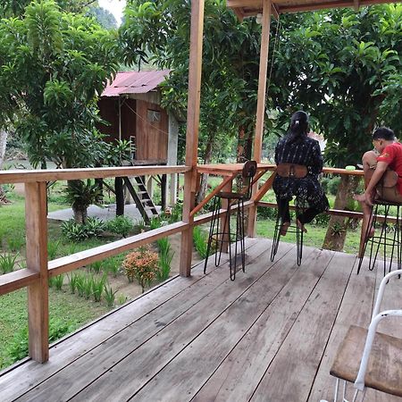 Bua Guesthouse Tangkahan Exterior photo
